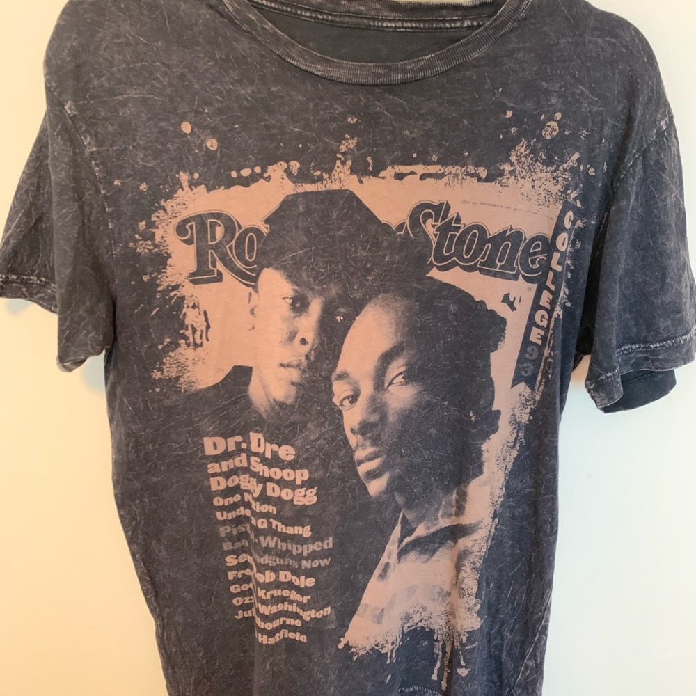 Vintage-Style Black Graphic Short Sleeve Tee - Unbranded